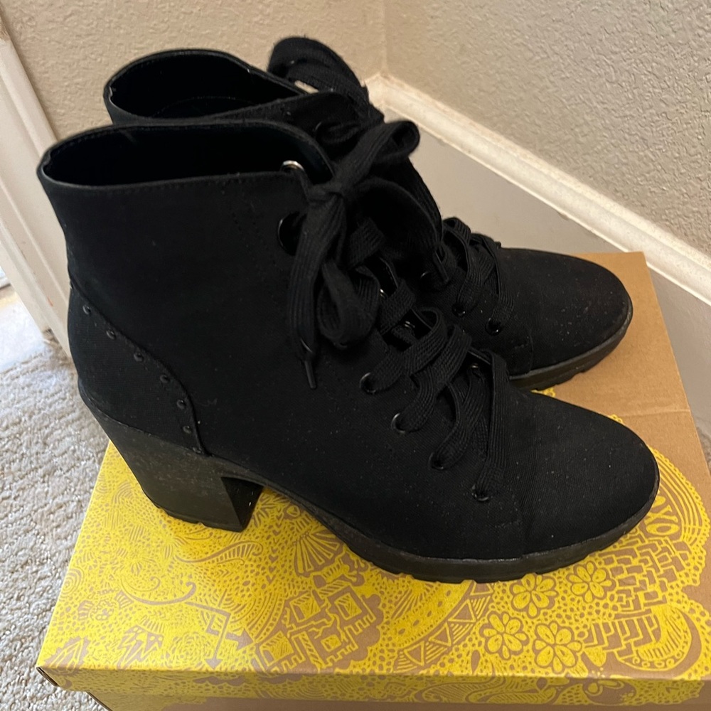 Black lace up boots